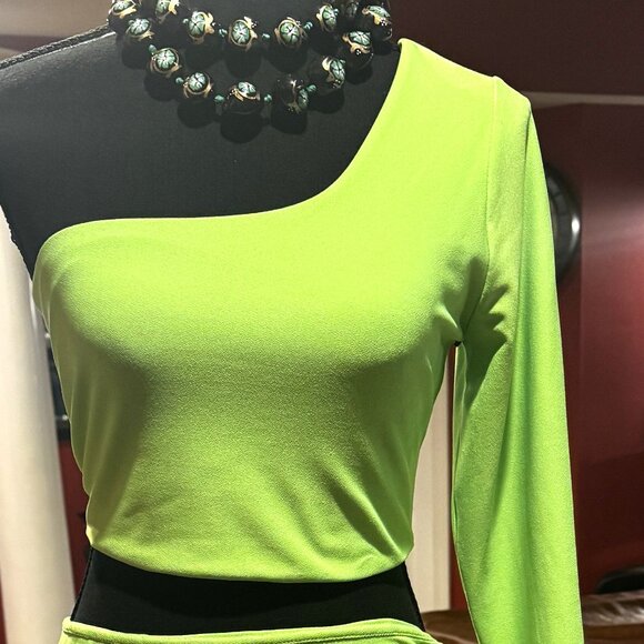 VENUS 2 Piece Green Summer one shoulder outfit w/asymmetrical skirt XLG - Picture 2 of 7